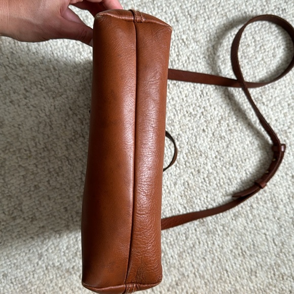 Madewell Transport Tote Small - vegan leather, tan - Picture 9 of 15